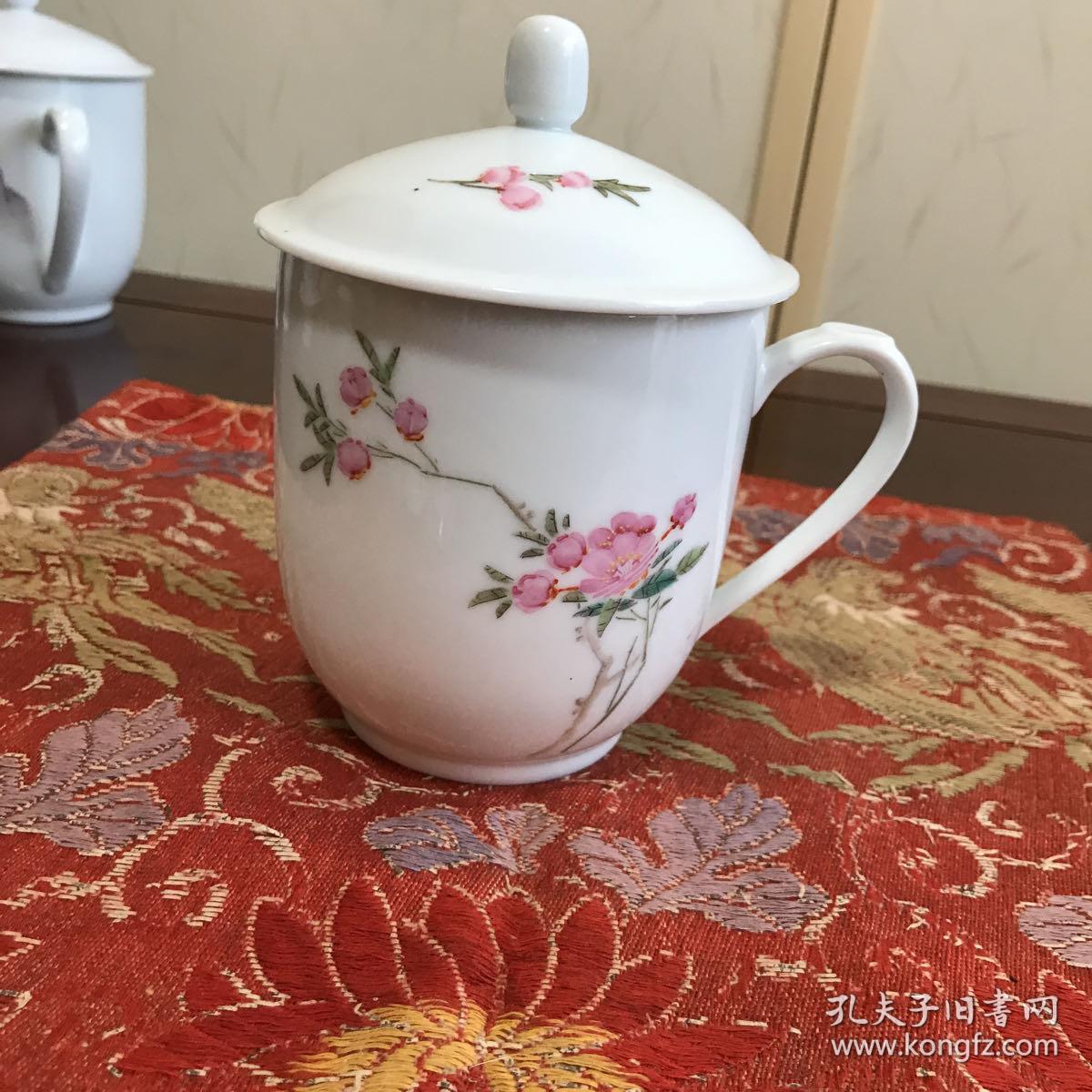 新中国七十年代轻工部陶瓷研究所 水点桃花茶杯 国家用瓷主席用瓷