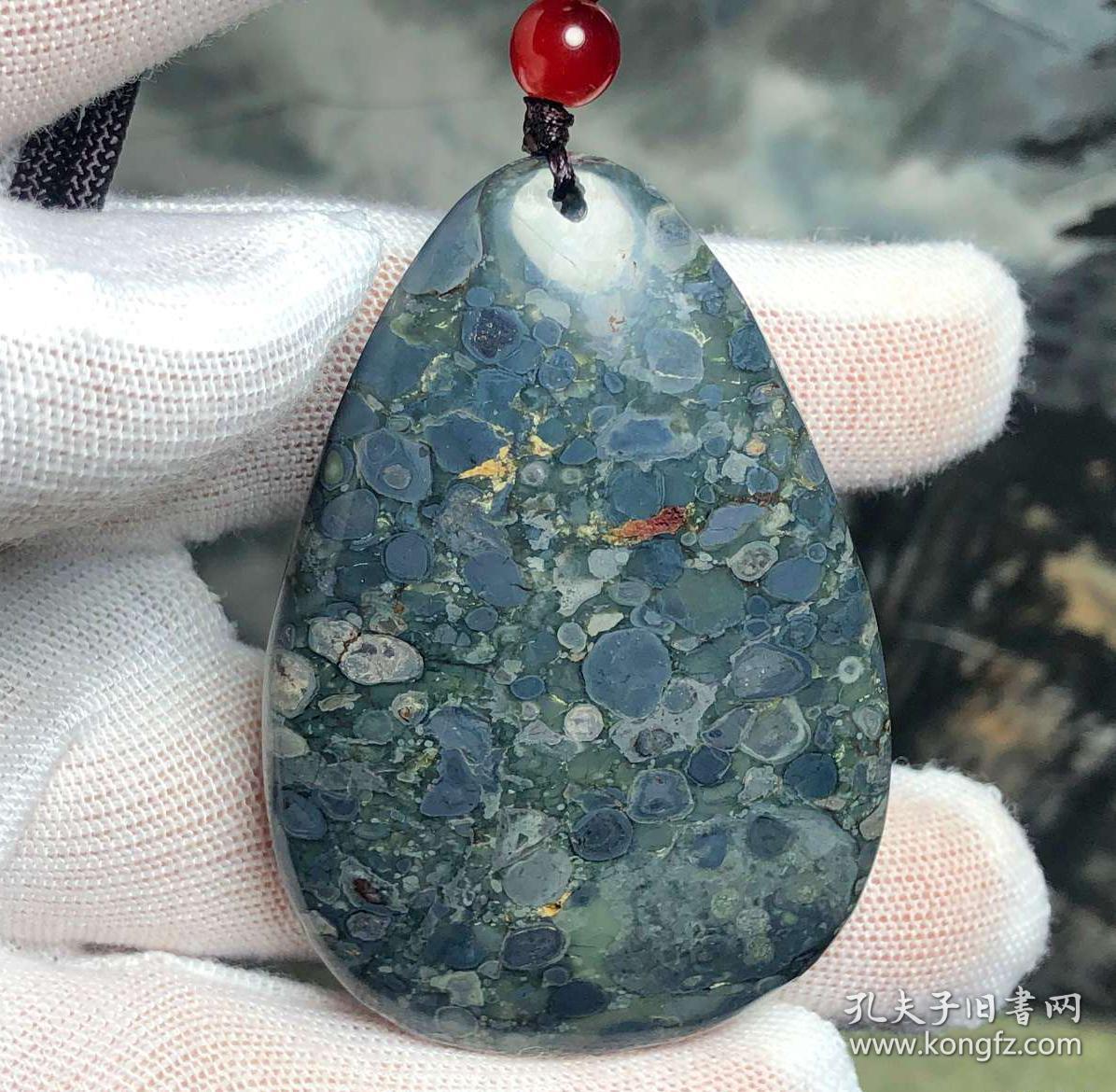 陨石吊坠,蓝色球粒陨石吊坠,极品蓝色球粒陨石吊坠,纯天然玉化蓝陨石