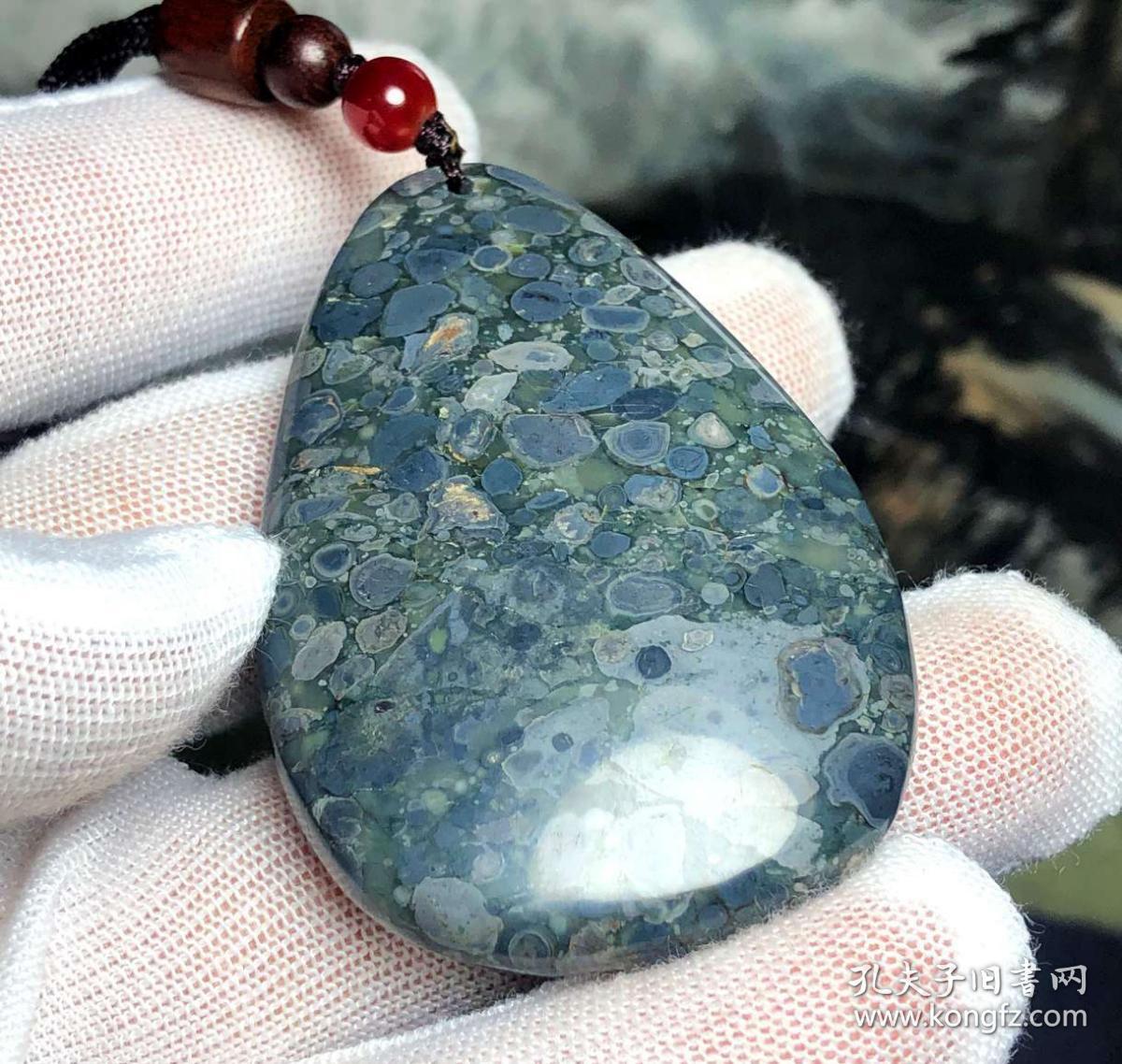 陨石吊坠,蓝色球粒陨石吊坠,极品蓝色球粒陨石吊坠,纯天然玉化蓝陨石