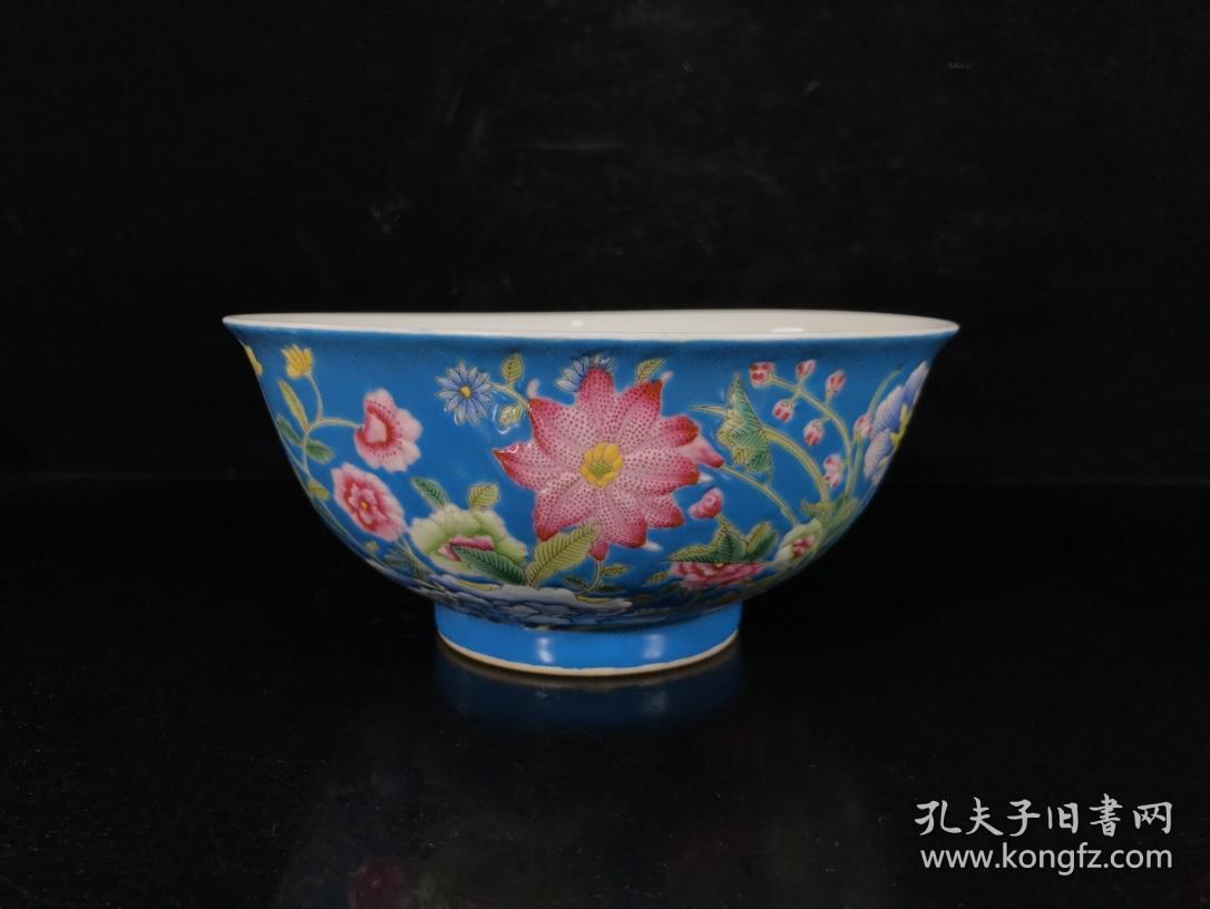 清乾隆珐琅彩花卉纹碗一对