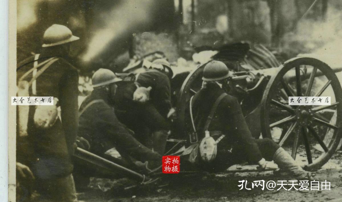 民国淞沪会战(上海事变)中,日军在火车站北站附近架设