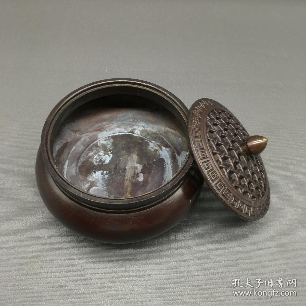 纯铜香炉1 尺寸品相如图,款式多没有拍太多细节图,需要那个款联系