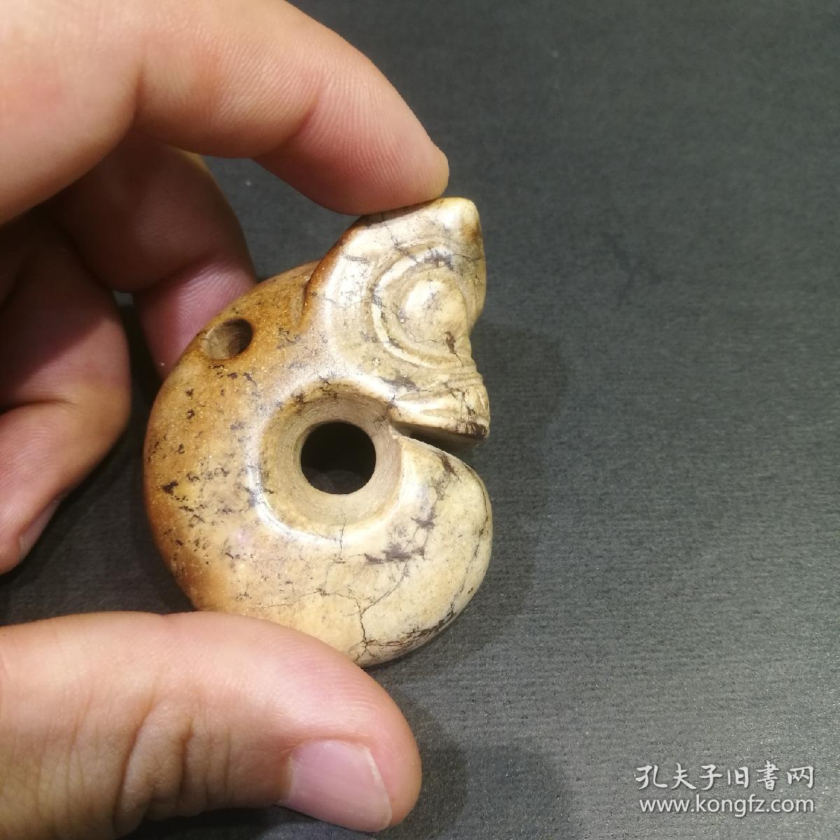 红山文化期风格玉猪龙
