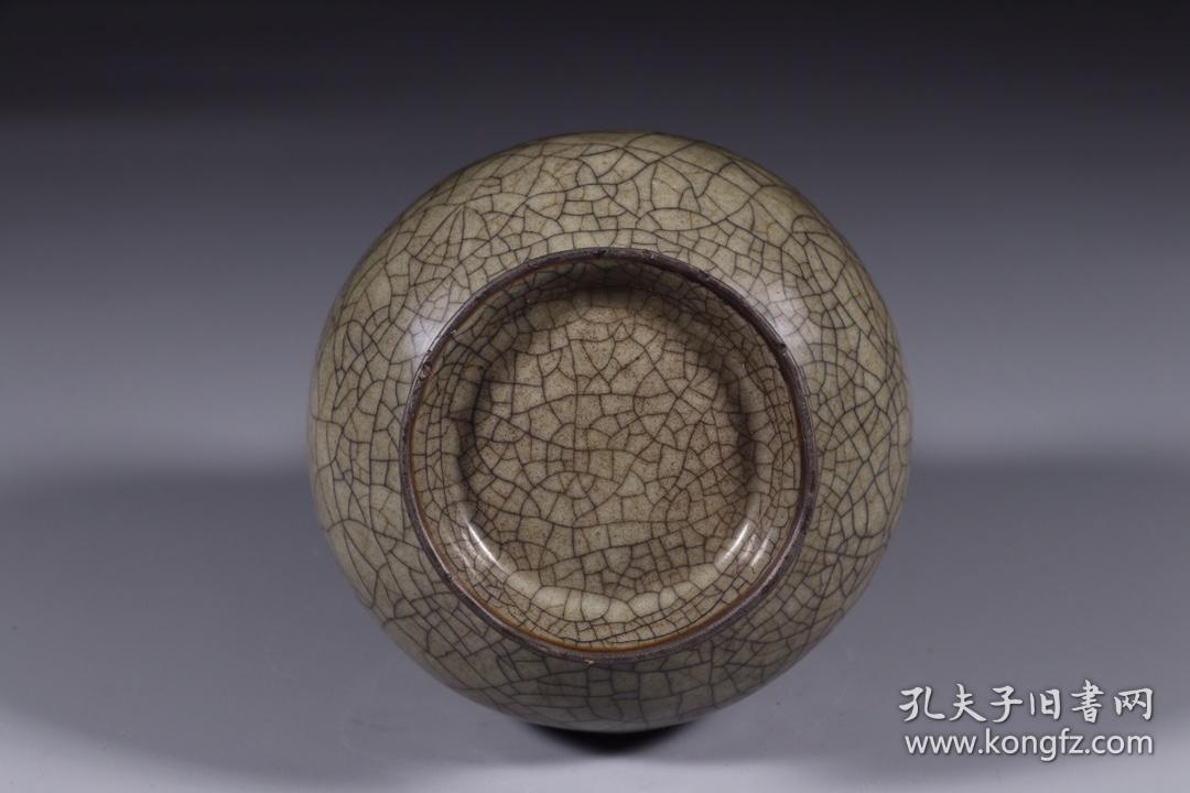 明代:仿哥釉赏瓶