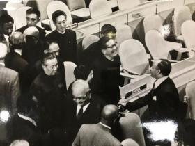 1971年10月25日,外交部副部长乔冠华、