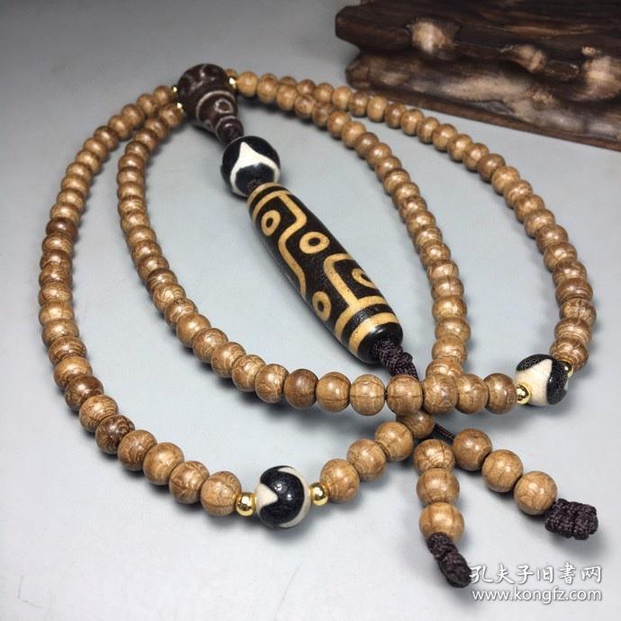 藏区回流老料高油包浆牙黄九眼天珠配满朱砂藏文天珠三通,六道木精心