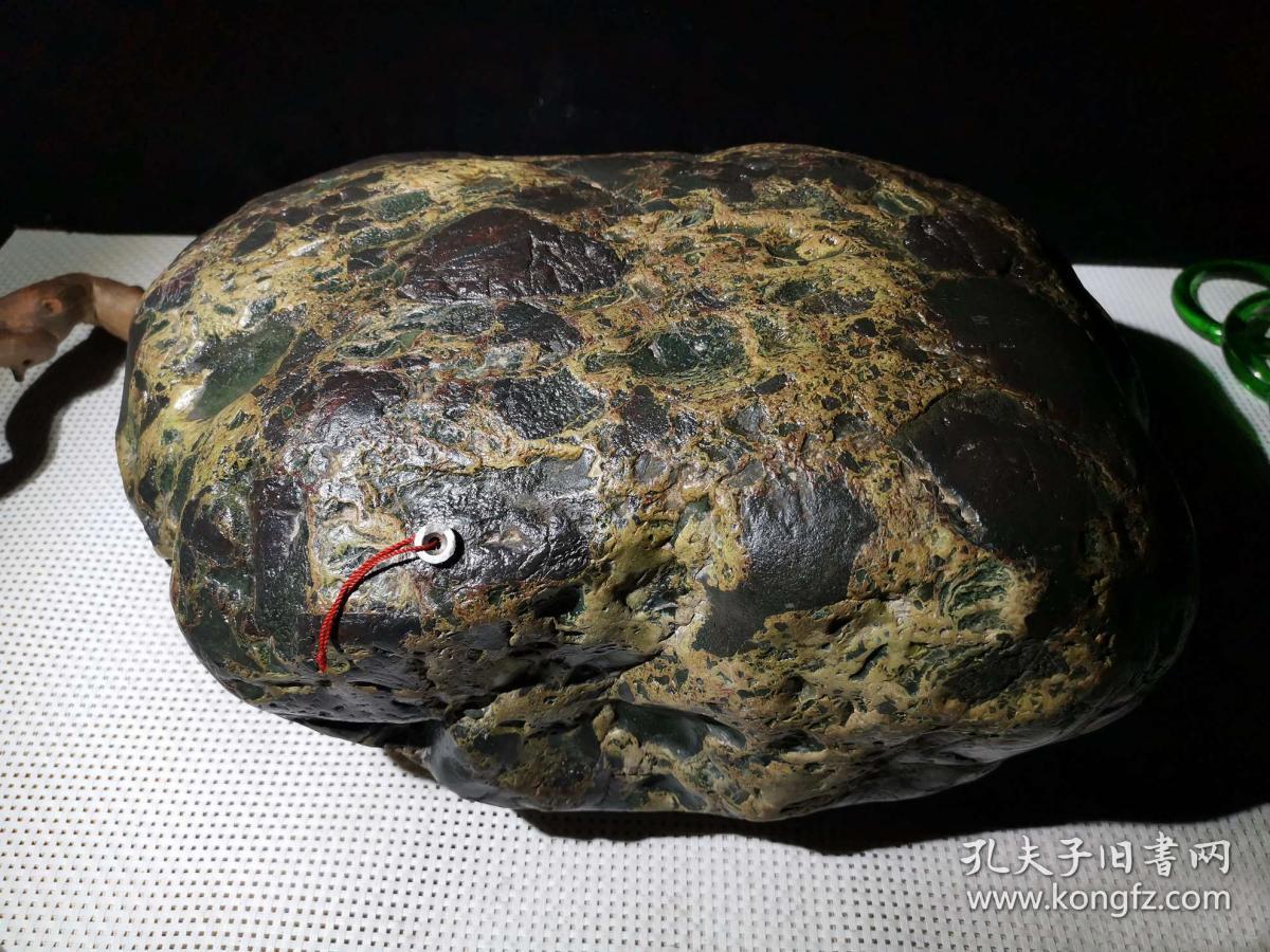 陨石原石,月球陨石"珍藏版橄榄辉陨石王"原石,极为罕见,特大绿色月球