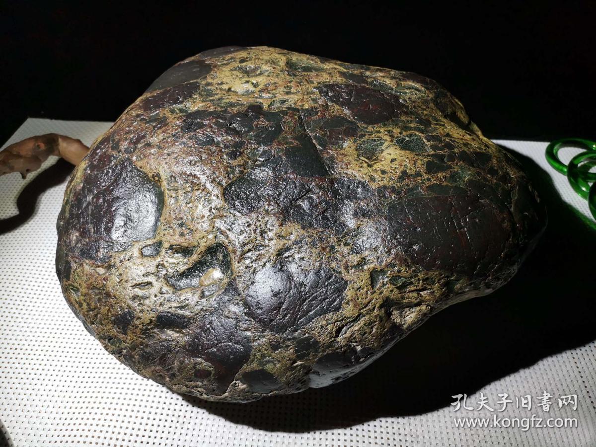 陨石原石,月球陨石"珍藏版橄榄辉陨石王"原石,极为罕见,特大绿色月球