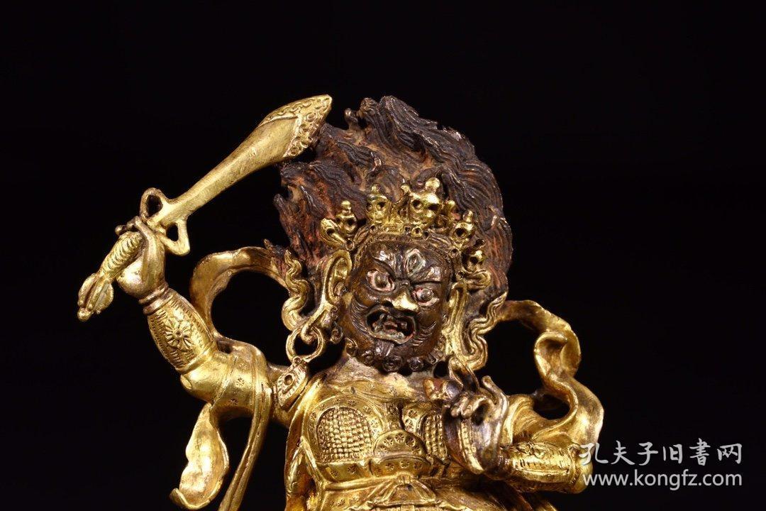 整像线条流畅,肢体极具张力,鎏金光灿悦目,是古代佛教金铜艺术成熟的