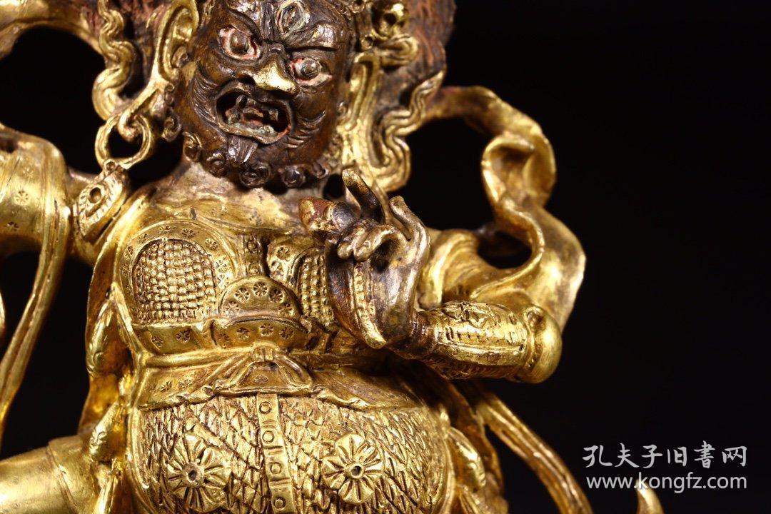 整像线条流畅,肢体极具张力,鎏金光灿悦目,是古代佛教金铜艺术成熟的