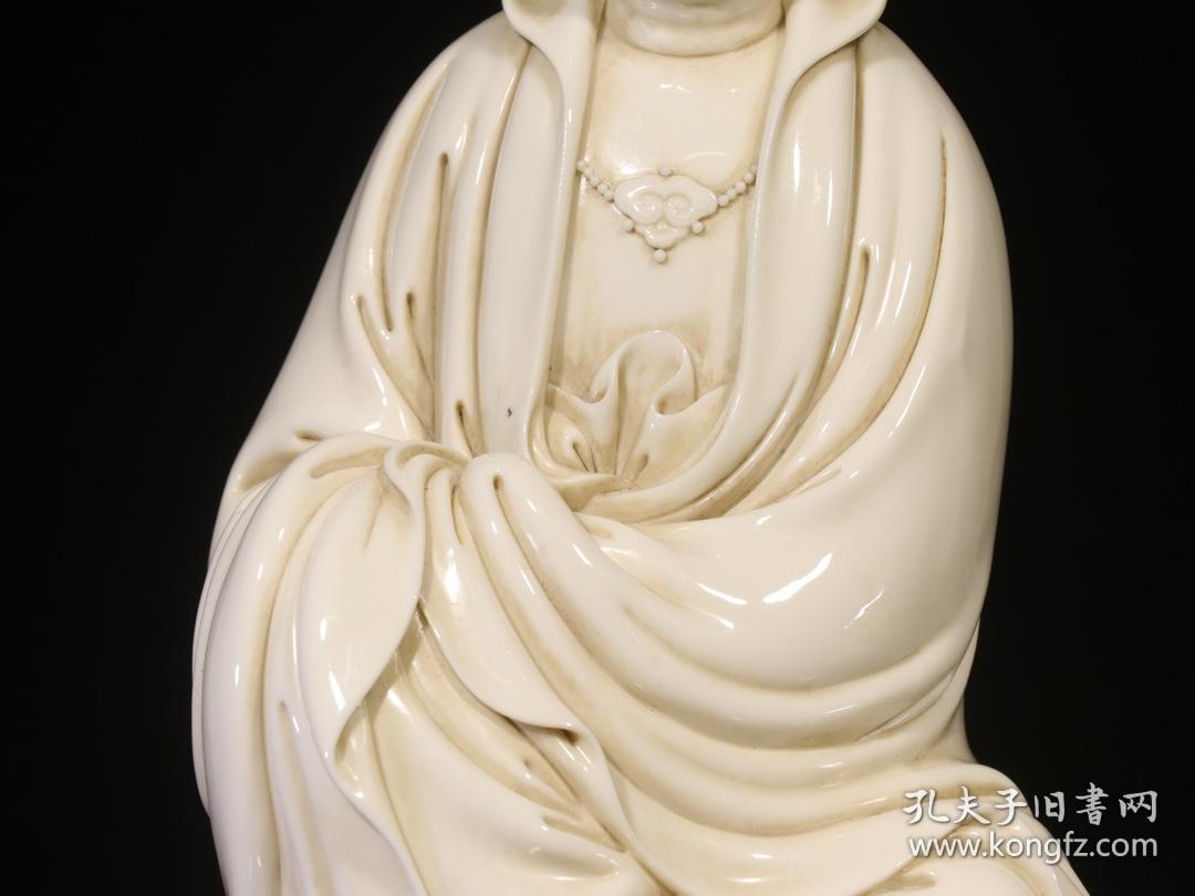 何朝宗"款德化白瓷观音坐像摆件