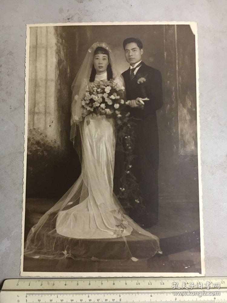 民国时期大尺寸婚纱结婚照加新郎个人照片共2张