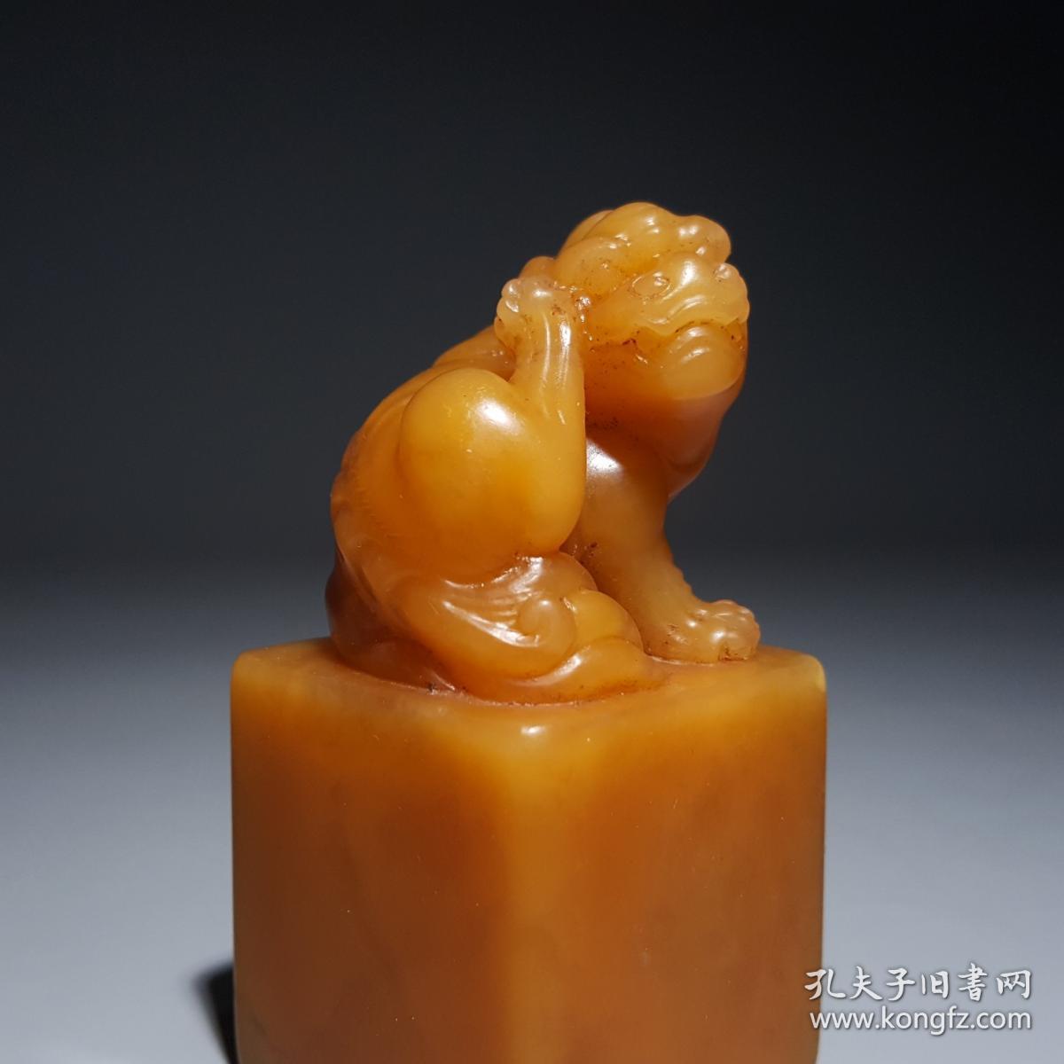 旧藏徐三庚刻田黄兽钮印章