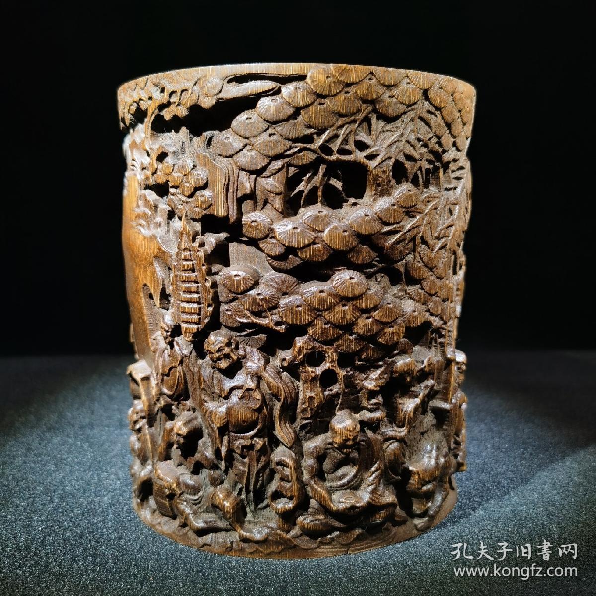 十八罗汉 竹雕笔筒