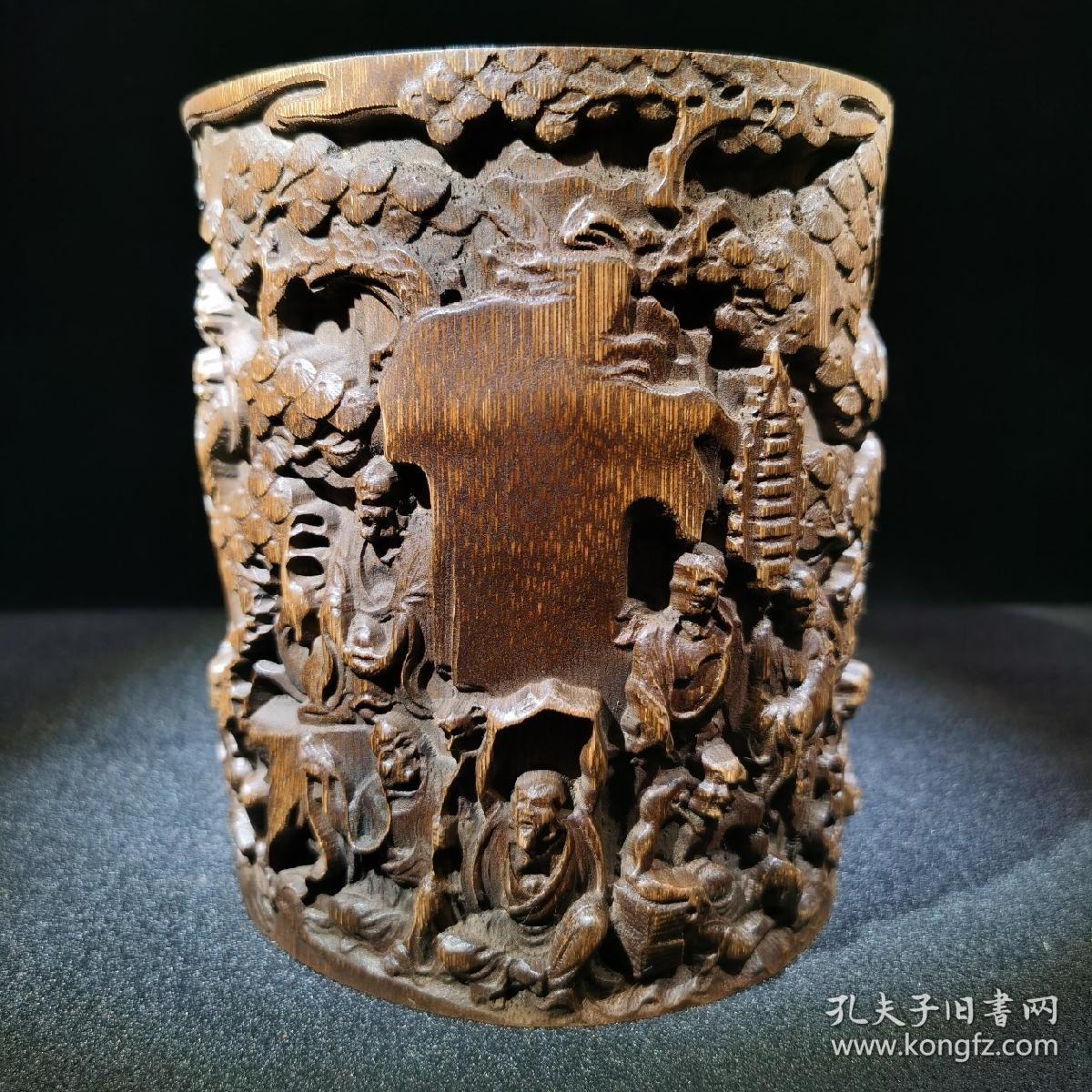 十八罗汉 竹雕笔筒