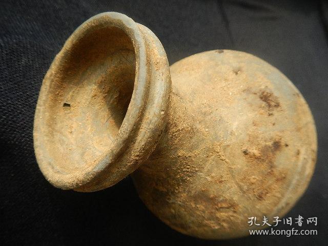 汉代盘口小陶瓶