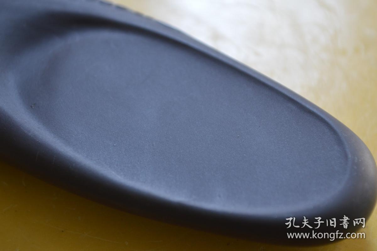 端砚老坑大西洞纯净精品童子 整挖香樟木盒尺寸: 14.