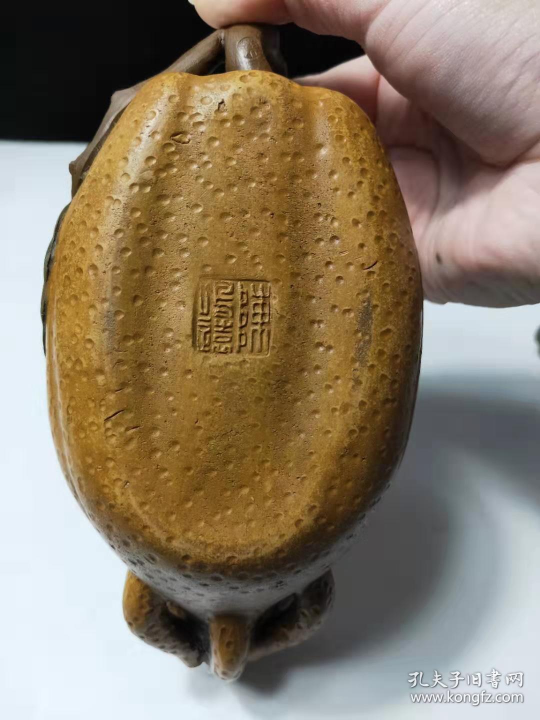 陈鸣远制老紫砂黄泥砂【玉米】花壶,造型独特别致.品相一流