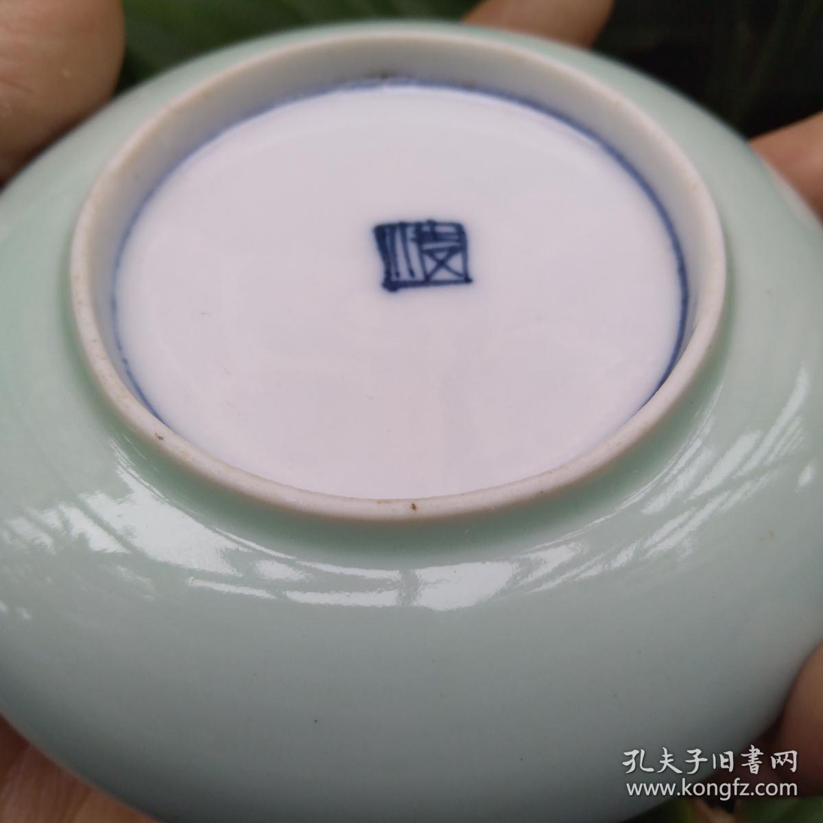 包真民间古文物老瓷器 晚清民国豆青釉地釉下彩堆白花卉小盘 包老