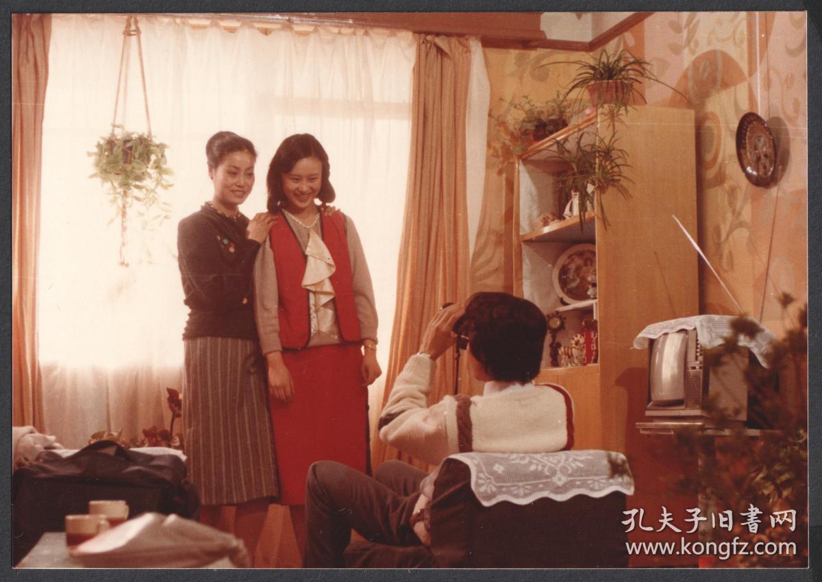 1986年《超国界行动》邬君梅等主演剧照8张,号称中国第一部反恐影片