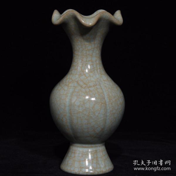 汝窑冰裂纹花口瓶2