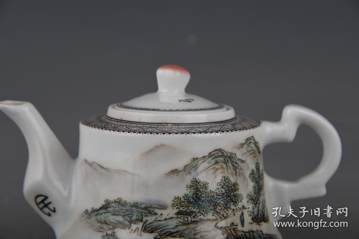 汪小亭粉彩山水策杖访友酒壶2
