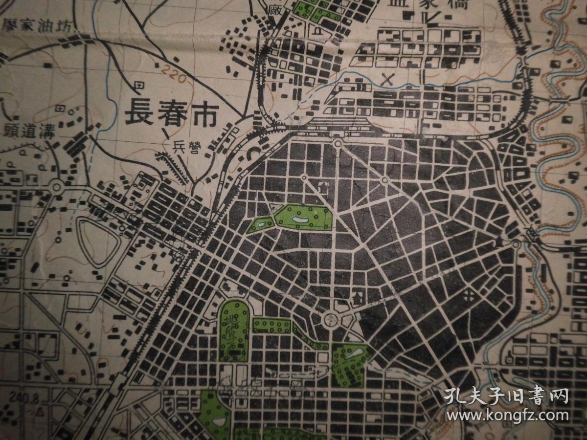 建国后第一版长春市地图(1955年第一版)当时的长春市还是和民国时期的