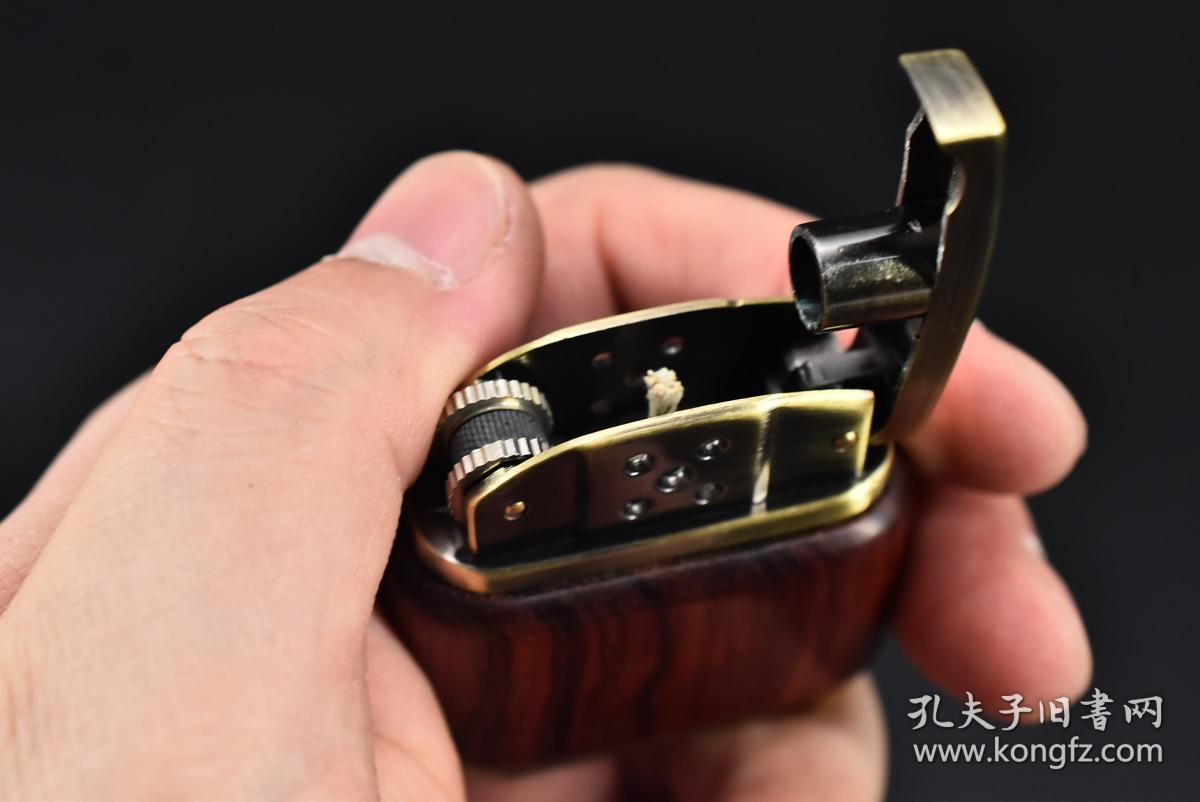 7*5*2.07cm 火石钢轮打火机产生的火花多,燃点率较高.