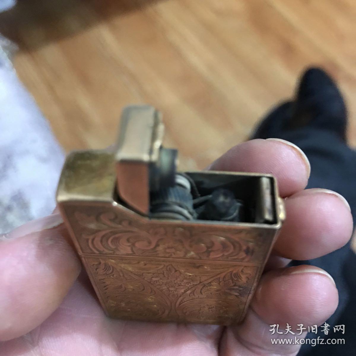 美国原产原装,纯铜质.雕花.包金.抬臂式煤油打火机(级