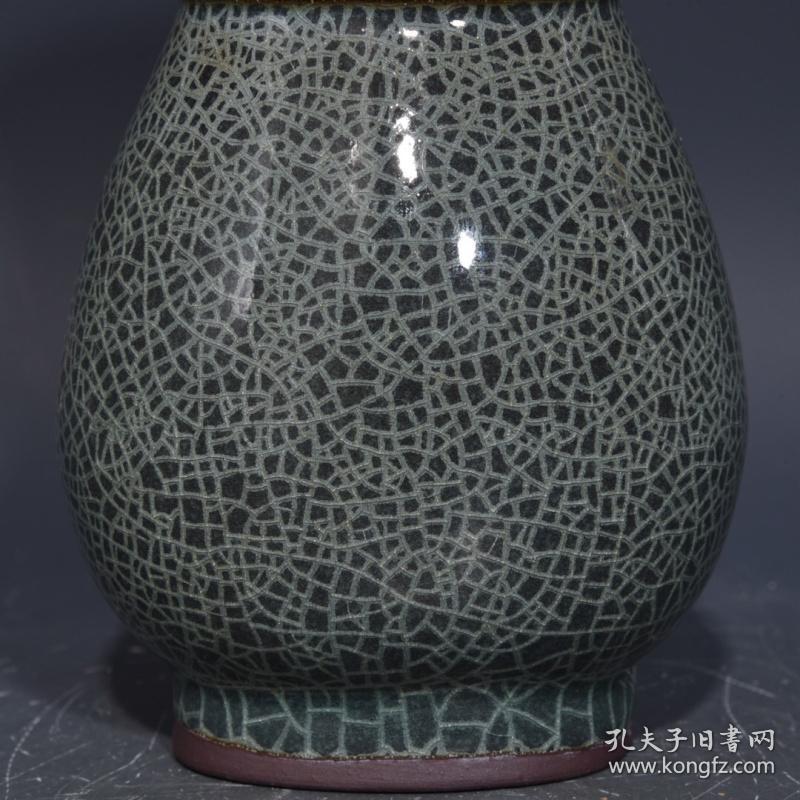 龙泉溪口官窑贯耳瓶