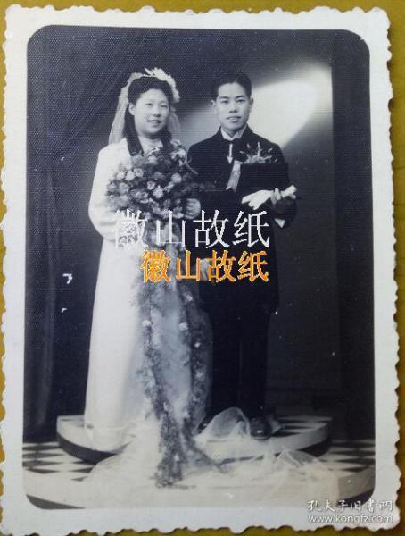 民国老照片:民国33年,刘志祥与翁连渠之结婚照也.看背题