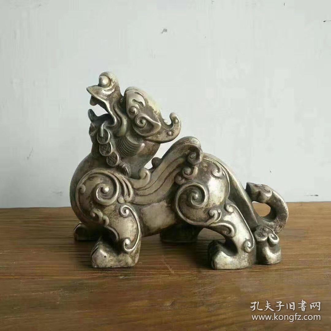 又名天禄,辟邪,百解,共四个名字,是中国古代神话传说中的一种神兽