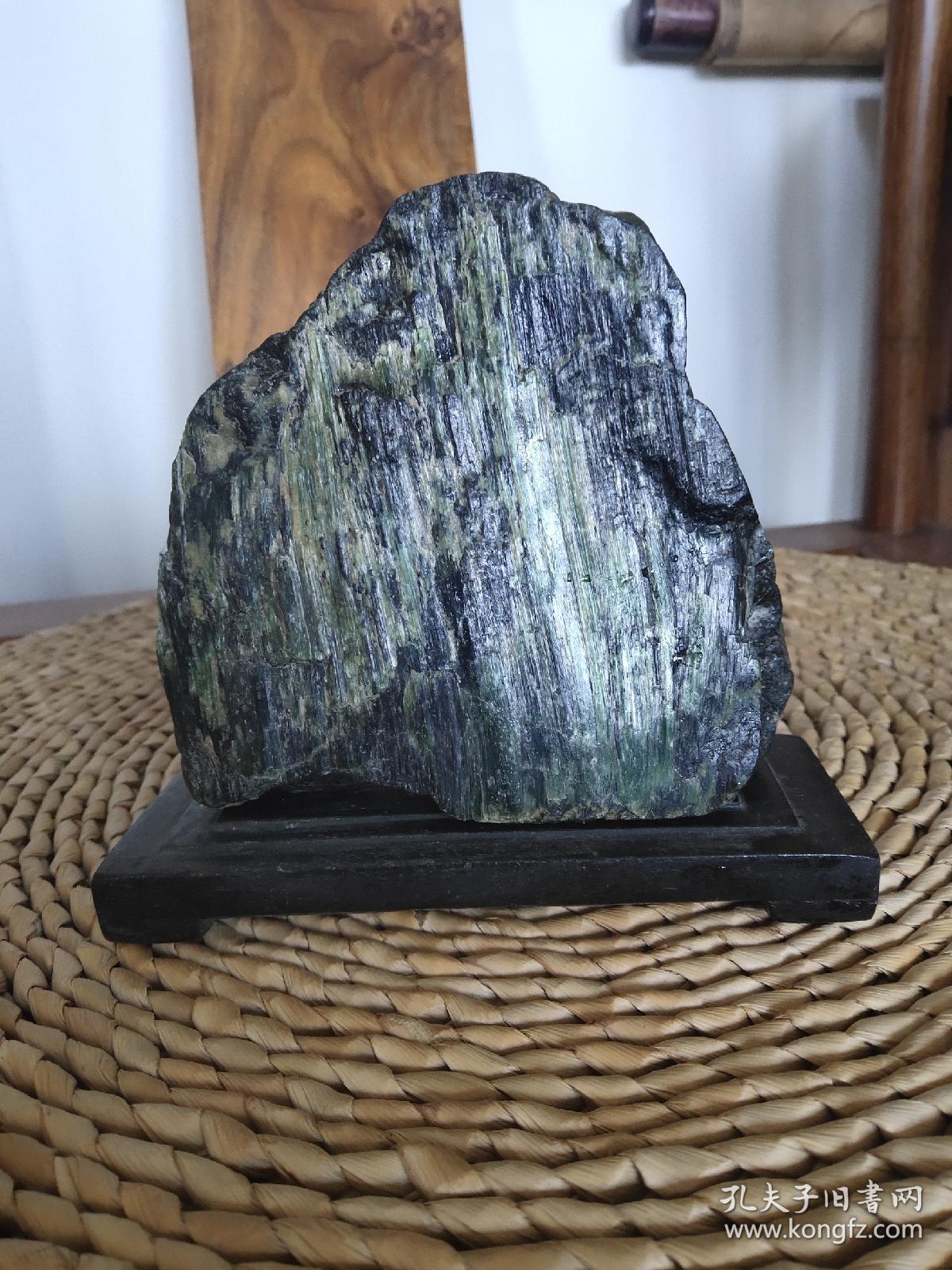 崂山海底玉石,崂山绿石,水坑老油翠料.案头书房摆放佳品!