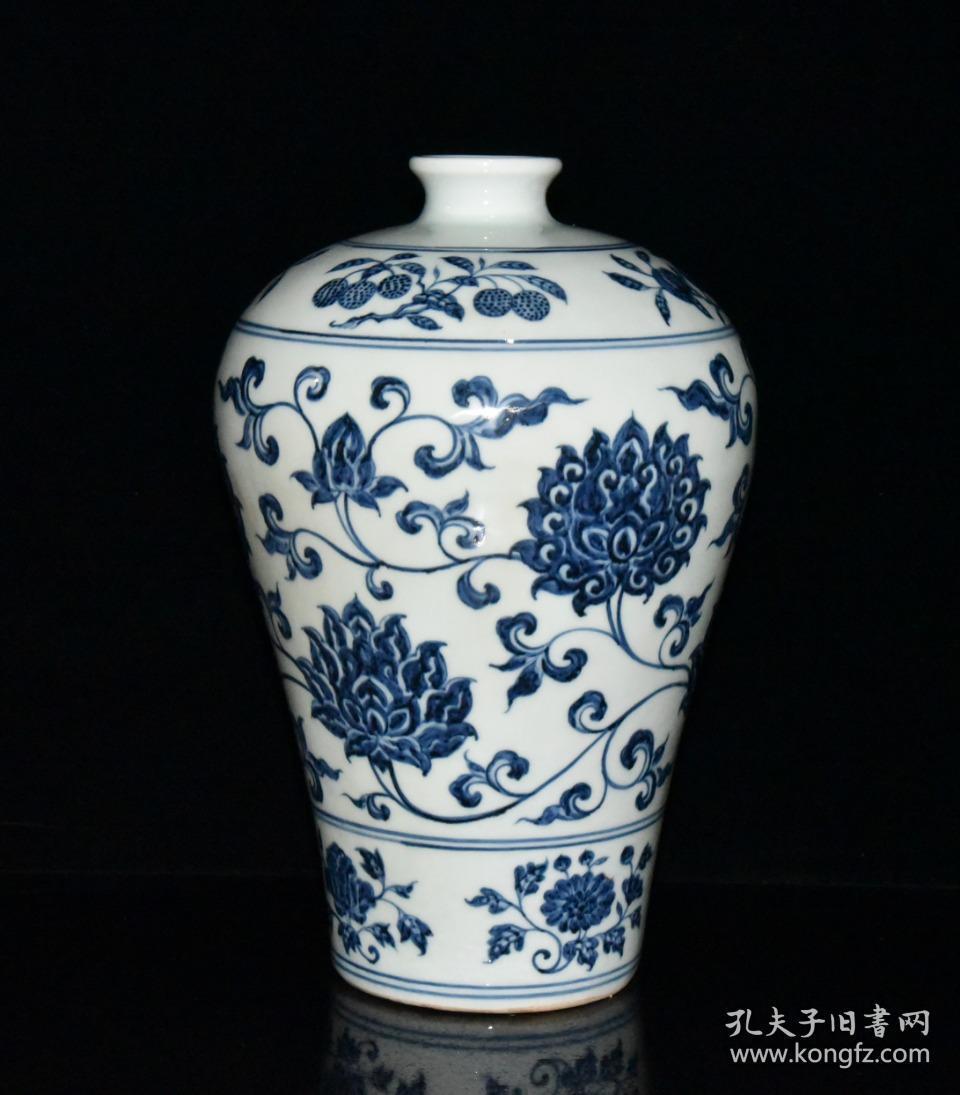 明代永乐青花缠枝牡丹花卉纹梅瓶