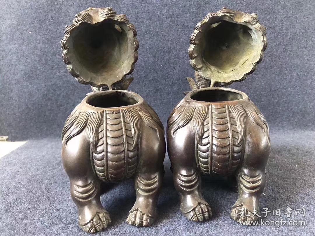 明代紫铜貔貅一对,做工精致考究,复杂精细,器形大气神韵足,头部可翻开