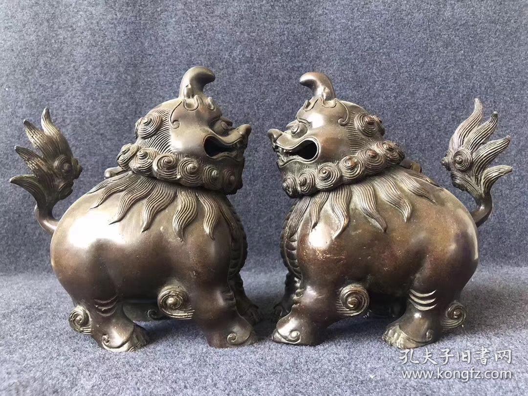 明代紫铜貔貅一对,做工精致考究,复杂精细,器形大气神韵足,头部可翻开