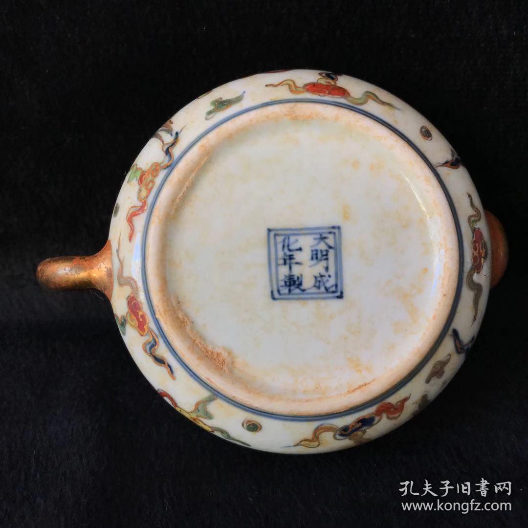大明成化年制描金凤纹茶壶,包存釉彩自然,画彩漂亮,包浆醇厚,品相如图
