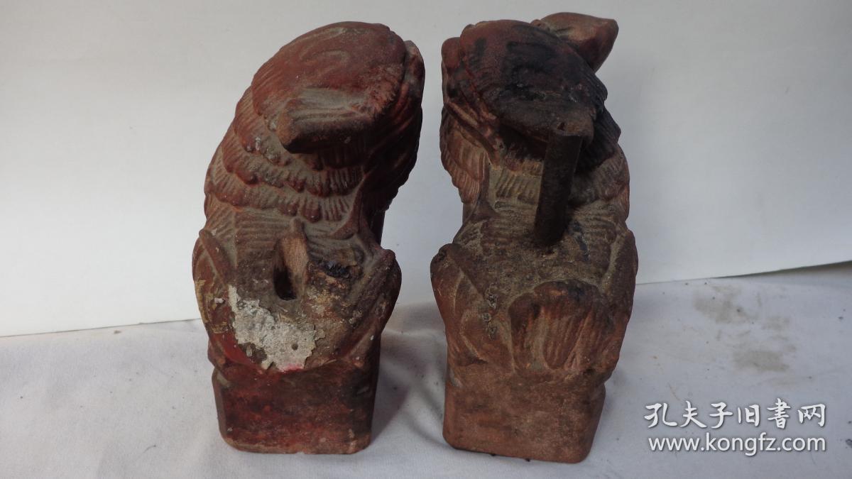 明代雕工精美回纹石狮子一对