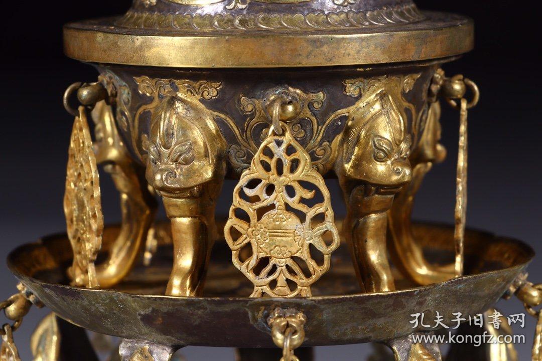 唐代:铜鎏金錾刻缠枝花卉五足炉