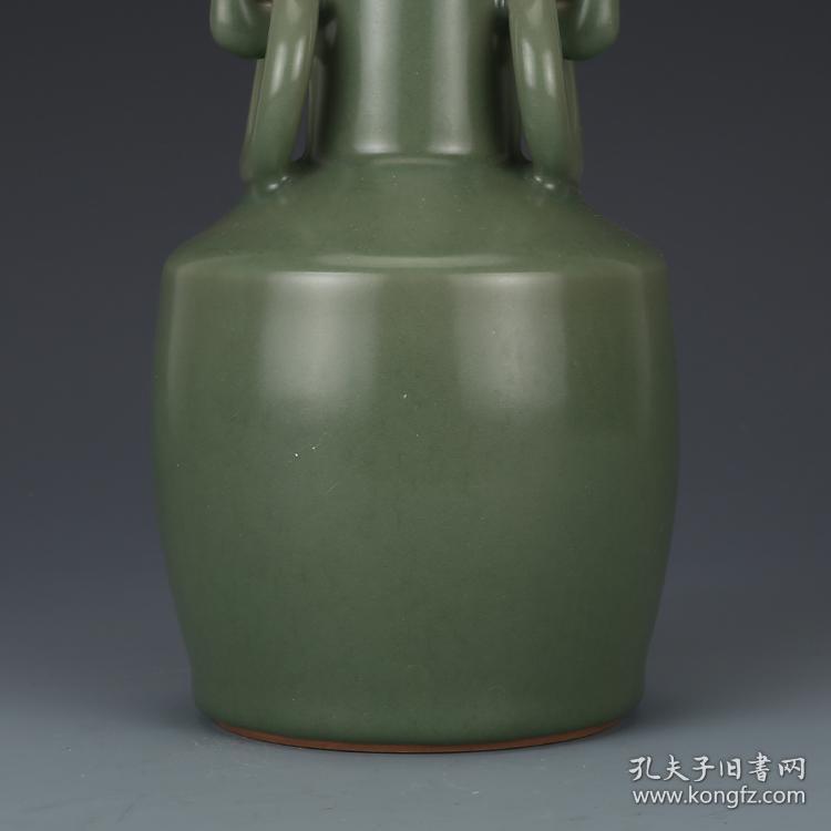 龙泉梅子青釉双耳瓶37b18z56