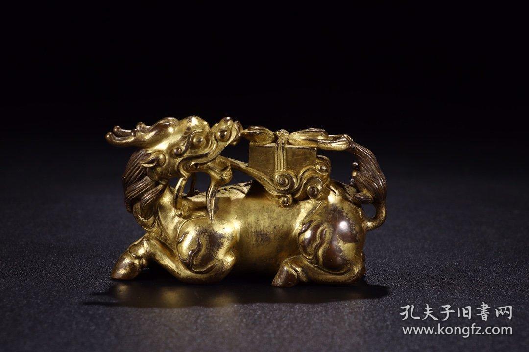 清代:铜鎏金麒麟送书镇纸摆件