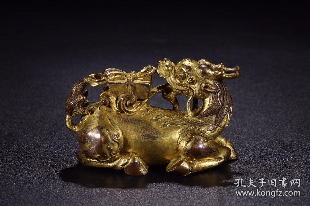 清代:铜鎏金麒麟送书镇纸摆件