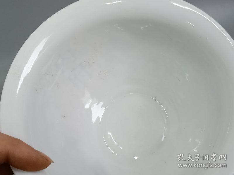 乡下收的元代白瓷刻画龙纹内府瓷碗
