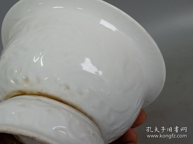 乡下收的元代白瓷刻画龙纹内府瓷碗