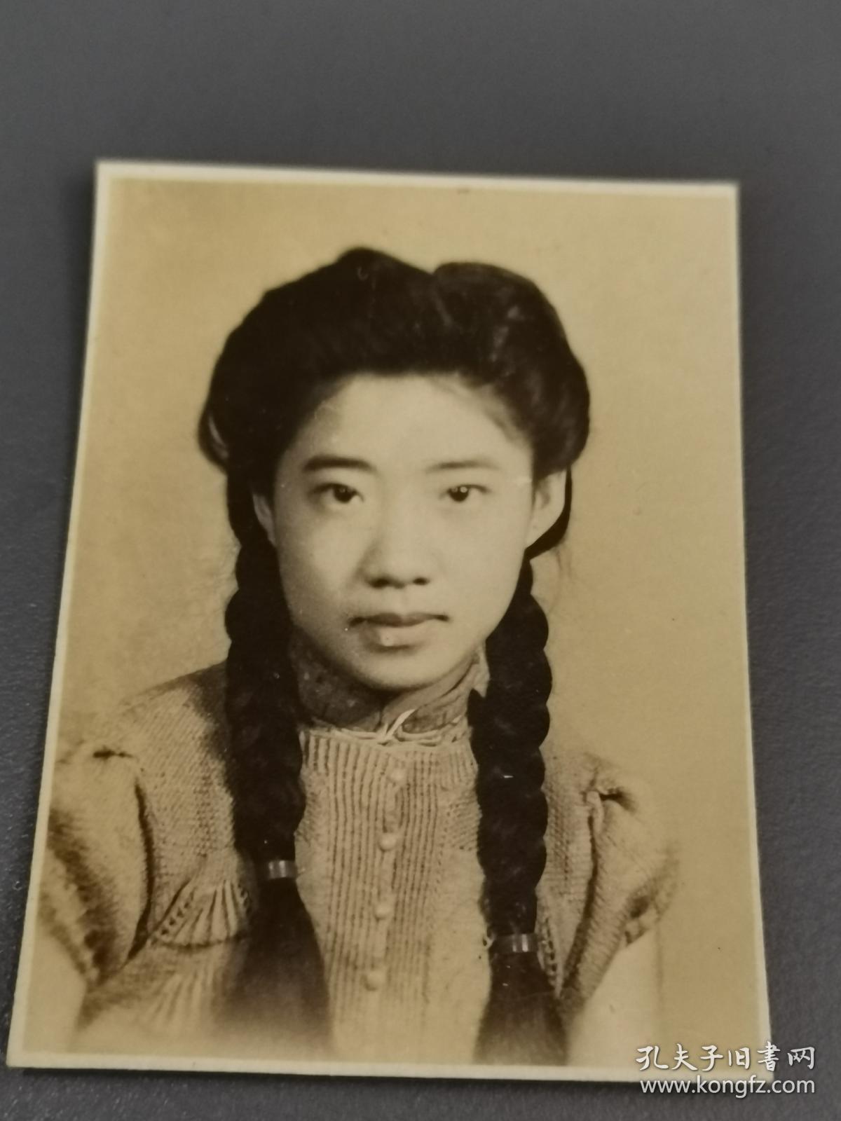 民国长辫子美女