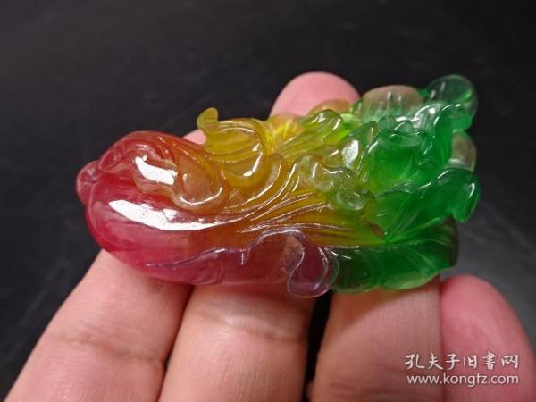 清代彩色翡翠白菜