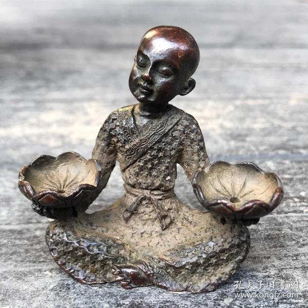 早年淘的紫铜小和尚手捧莲花铜佛招财进宝 纯铜佛像摆件铜杂件 早年在