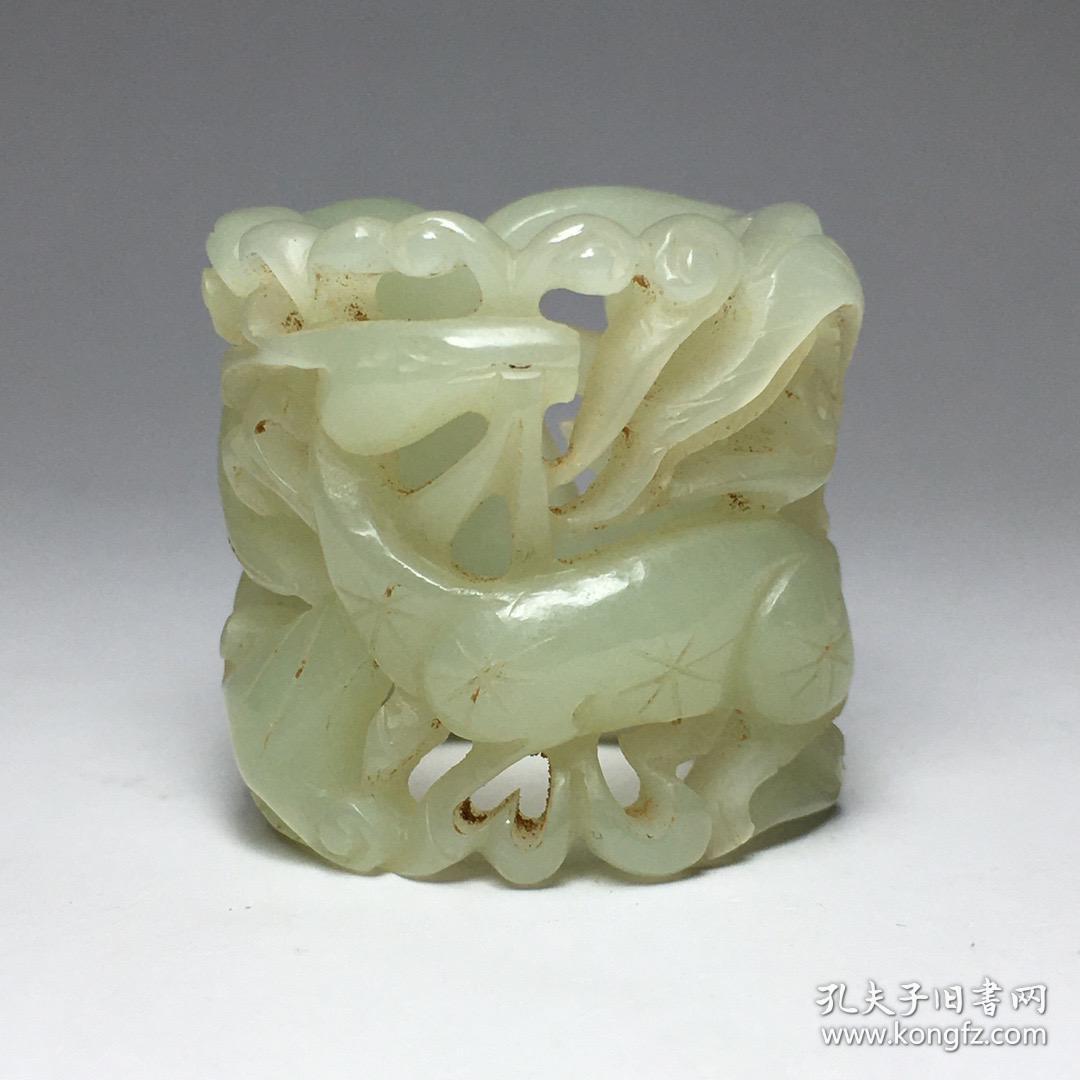 精品旧藏清代老和田玉镂雕【鹿鹤同春 扳指】雕工精湛