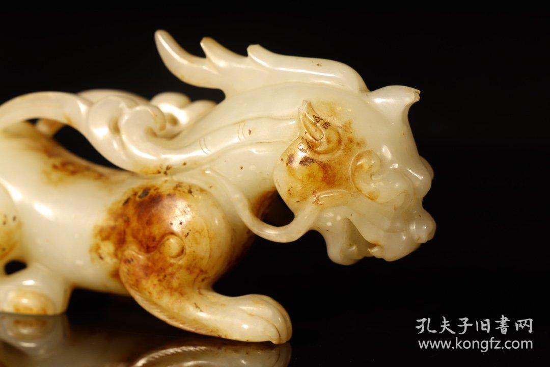 明代,和田白玉带沁螭龙摆件