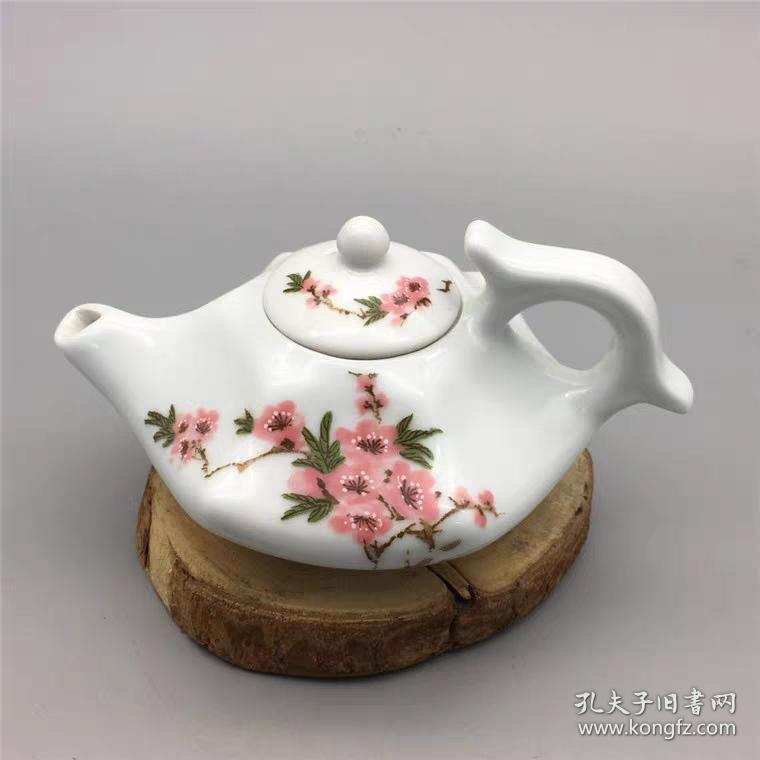 中南海居仁堂珍品梅花小茶壶古董瓷收藏摆件老物件古玩艺术纪念品
